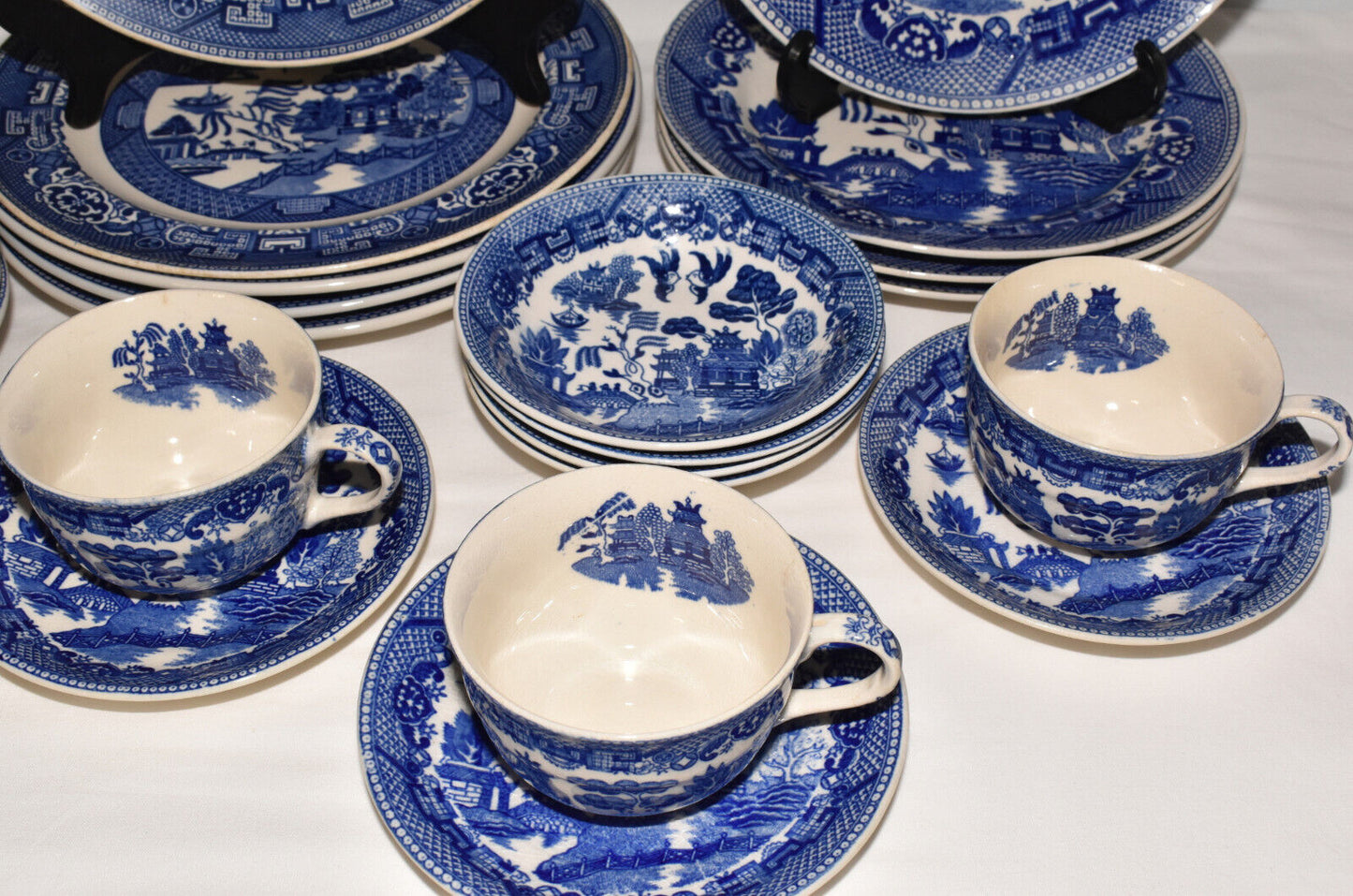 Vintage Blue Willow China Dinnerware 29pcs Service for 4 Blue & White Dishes Set 1