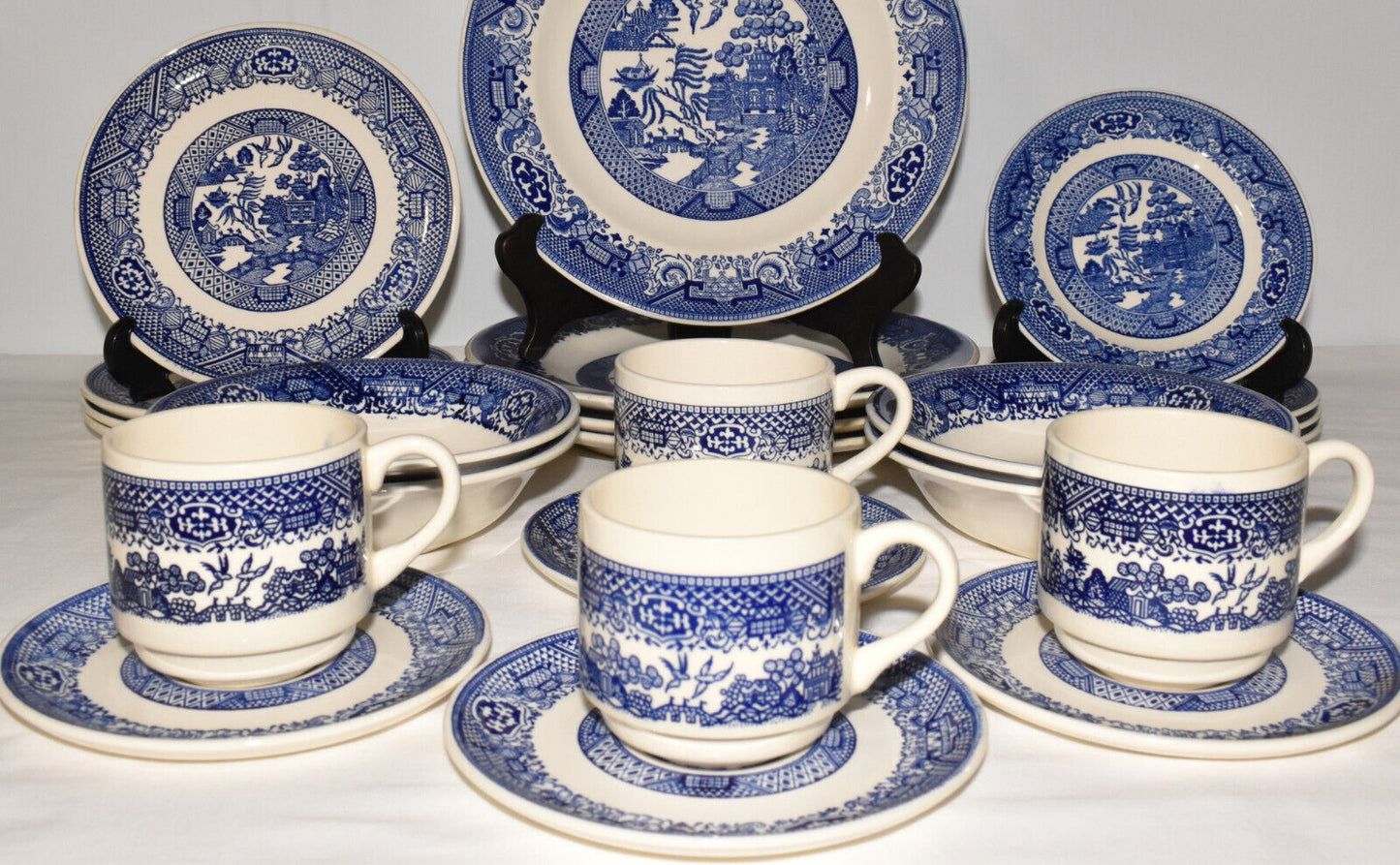 Vintage Blue Willow China Dinnerware 24pcs Service for 4 Blue & White Dishes Set 3