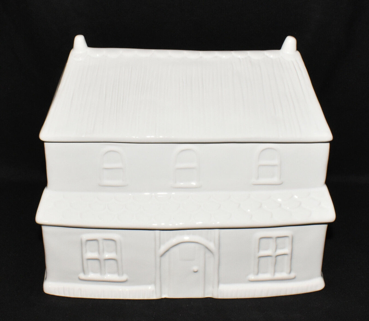 White Cottage Stoneware Cookie Jar Canister w Matching Cookie Plate Platter New