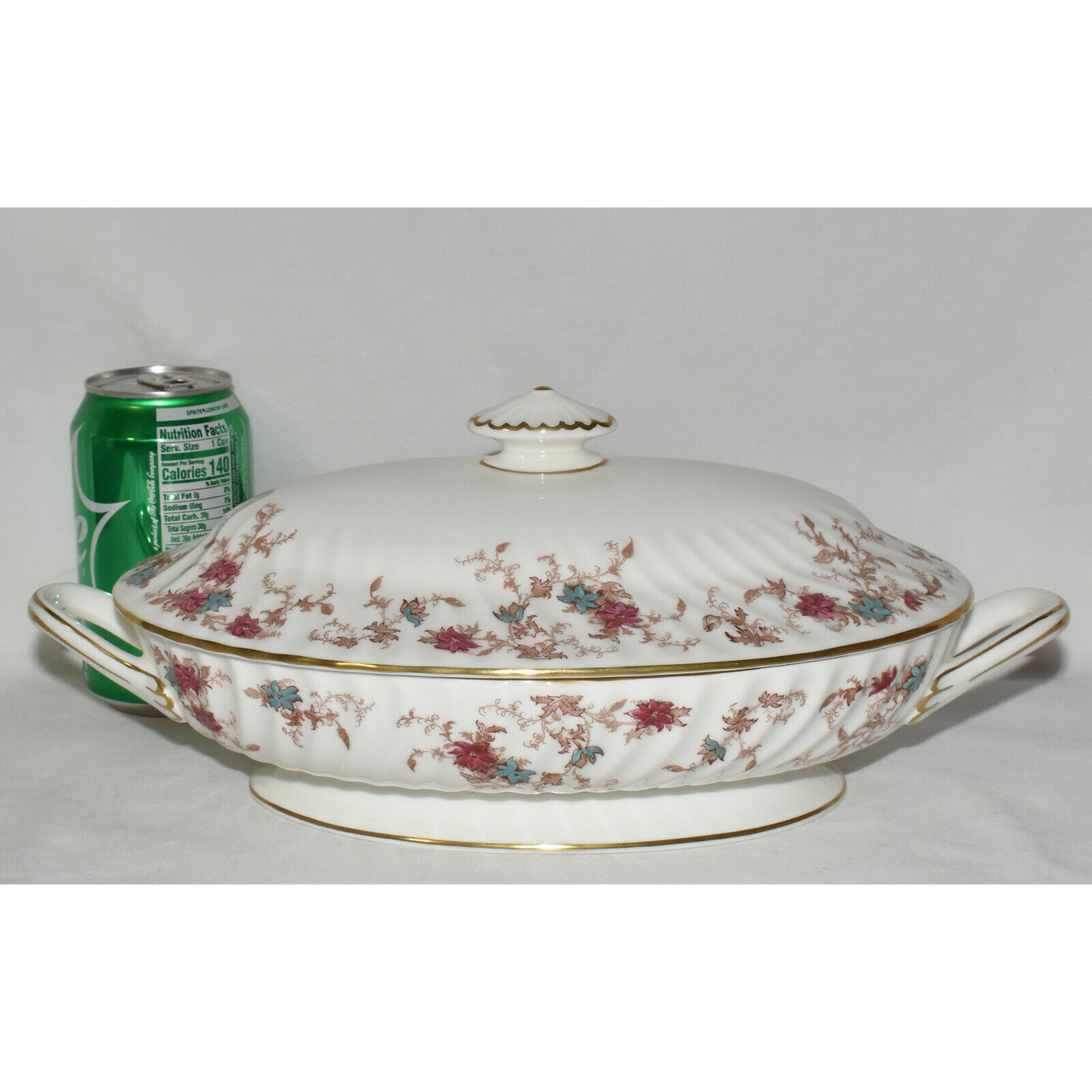 Minton Bone China Ancestral 14" Covered Serving Bowl with Double Handles England