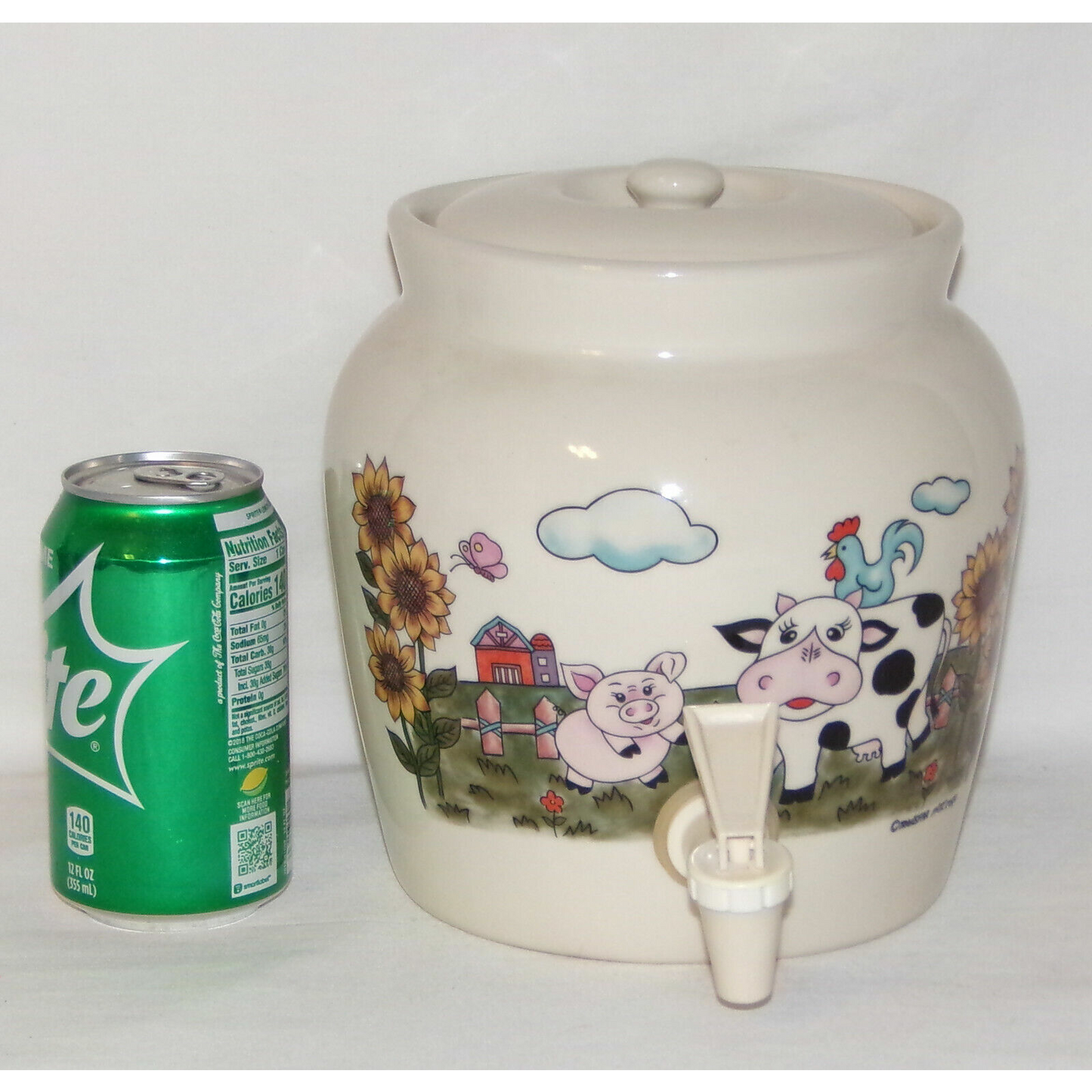 Vintage Crock Jug w Spout 1/2 Gallon Water Tea Lemonade Lidded Dispenser Farm Scene