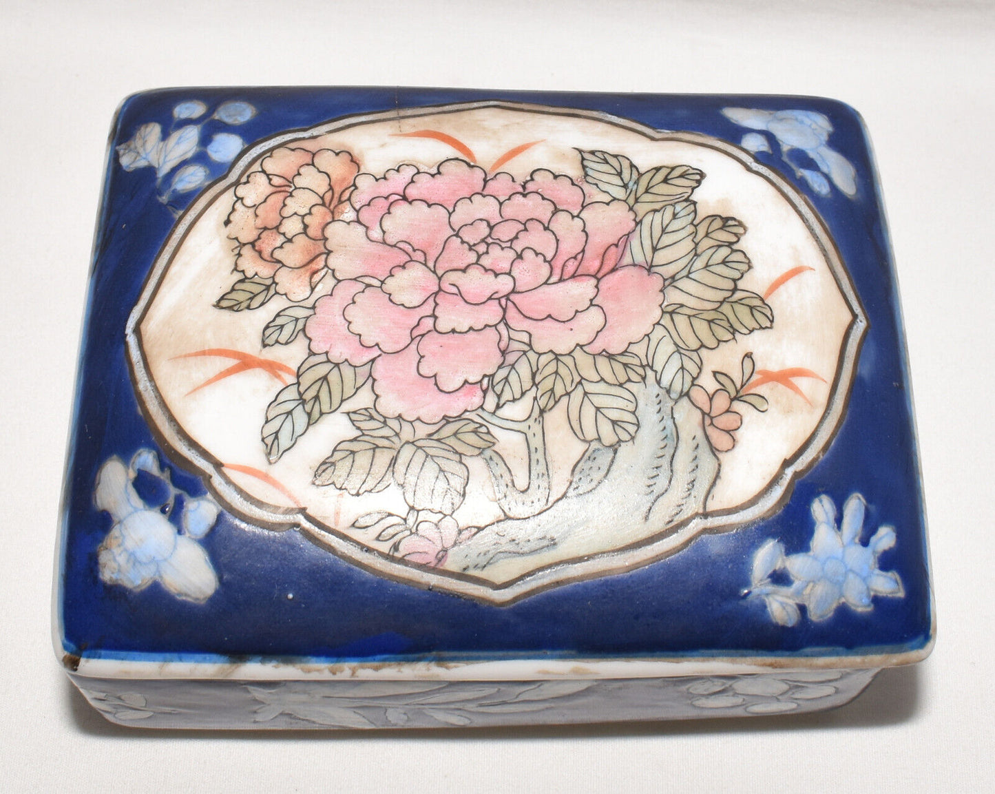 Mid/Late 20th Century Chinese Porcelain Trinket Box Hand Painted Floral Box Lid